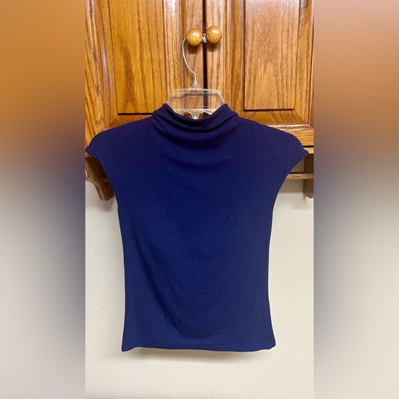 Klassy Network Mock Neck Cap Sleeve Blouse- NAVY- EUC! - Picture 4 of 14